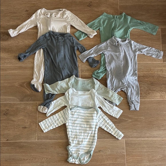 Cloud Island Bundle (3-6M) - Picture 1 of 7